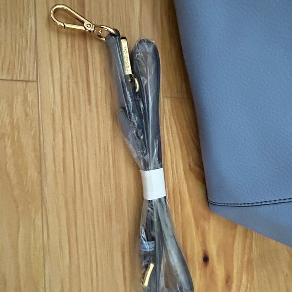 Michael Kors Riley All Leather Sky Blue Handbag - Picture 5 of 7